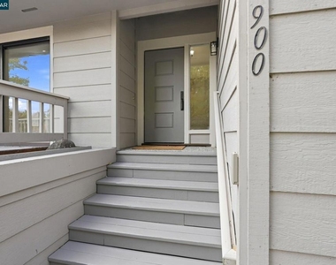 900 Augusta Dr - Photo Thumbnail 5