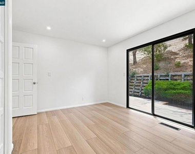 900 Augusta Dr - Photo Thumbnail 27