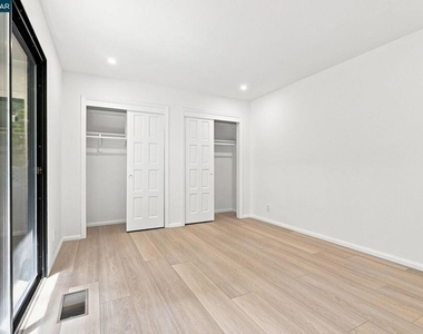 900 Augusta Dr - Photo Thumbnail 29