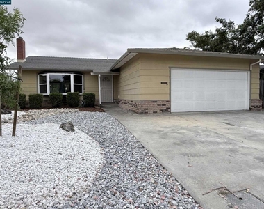 2236 Currier Pl - Photo Thumbnail 3