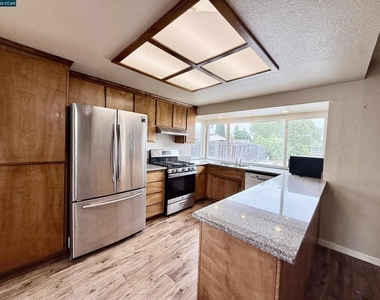 2236 Currier Pl - Photo Thumbnail 9