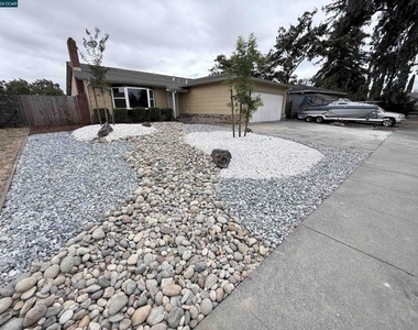 2236 Currier Pl - Photo Thumbnail 2