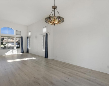 1418 Blue Jay Ct - Photo Thumbnail 11
