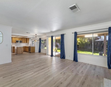 1418 Blue Jay Ct - Photo Thumbnail 22