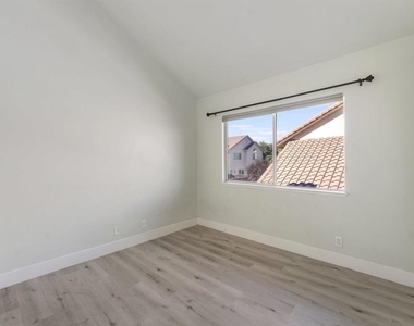 1418 Blue Jay Ct - Photo Thumbnail 32