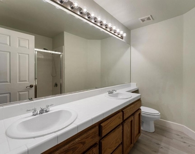1418 Blue Jay Ct - Photo Thumbnail 29