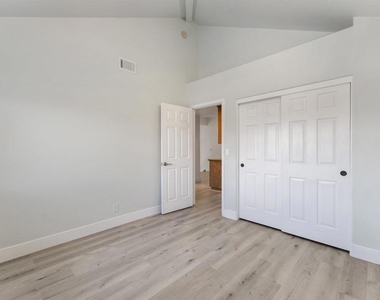 1418 Blue Jay Ct - Photo Thumbnail 31