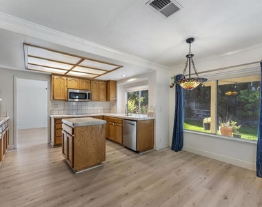 1418 Blue Jay Ct - Photo Thumbnail 16