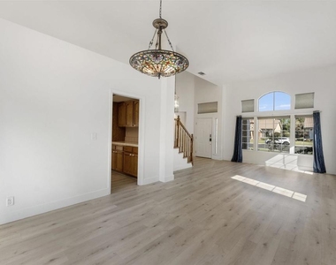 1418 Blue Jay Ct - Photo Thumbnail 10