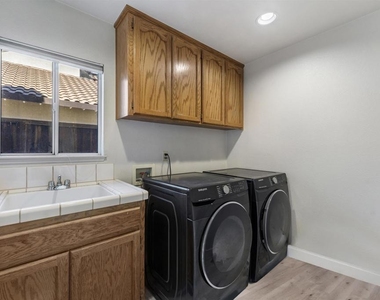 1418 Blue Jay Ct - Photo Thumbnail 24