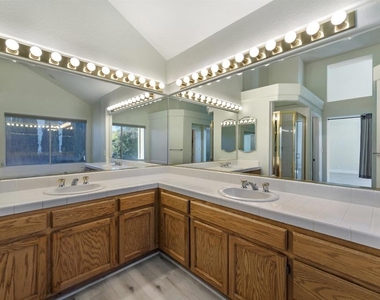 1418 Blue Jay Ct - Photo Thumbnail 47