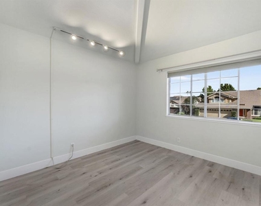 1418 Blue Jay Ct - Photo Thumbnail 30