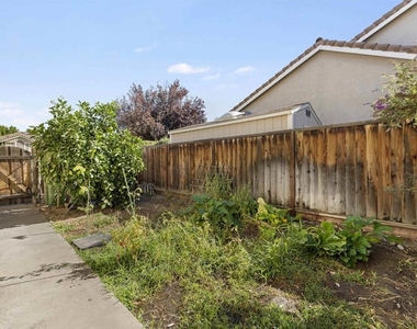1418 Blue Jay Ct - Photo Thumbnail 35