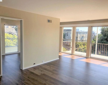 3815 Harrison St - Photo Thumbnail 2