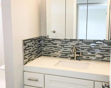 3815 Harrison St - Photo Thumbnail 8