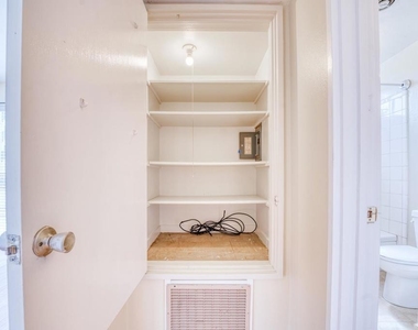 3815 Harrison St - Photo Thumbnail 6