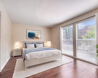 3815 Harrison St - Photo Thumbnail 1