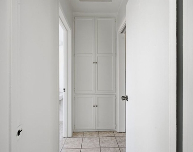 2544 Thurman Avenue - Photo Thumbnail 13