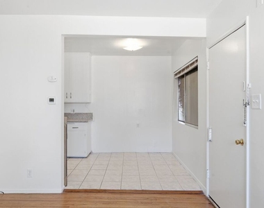 2544 Thurman Avenue - Photo Thumbnail 3