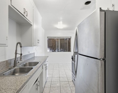 2544 Thurman Avenue - Photo Thumbnail 8