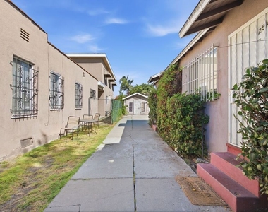 2544 Thurman Avenue - Photo Thumbnail 15