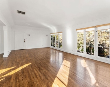 177 N Sycamore Avenue - Photo Thumbnail 7