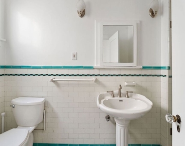 177 N Sycamore Avenue - Photo Thumbnail 13