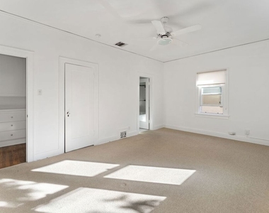 177 N Sycamore Avenue - Photo Thumbnail 20