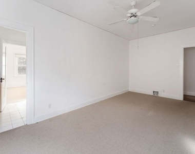 177 N Sycamore Avenue - Photo Thumbnail 16