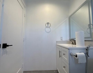 9004 Gothic Avenue - Photo Thumbnail 9