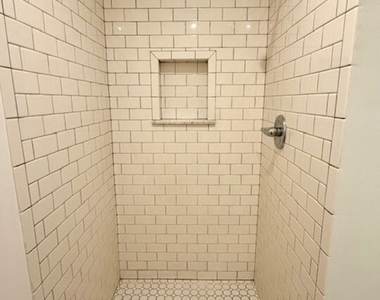 8115 Romaine Street - Photo Thumbnail 9