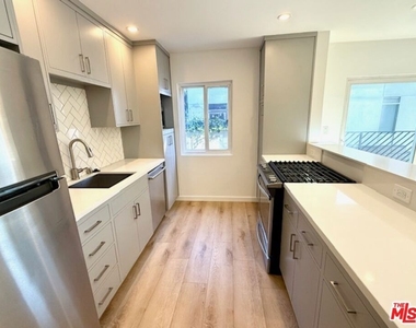 8115 Romaine Street - Photo Thumbnail 5