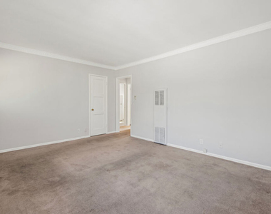 4951 Cahuenga Boulevard - Photo Thumbnail 2