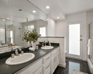 22505 Dardenne Street - Photo Thumbnail 10
