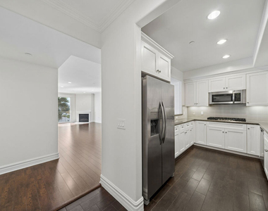 1050 S Holt Avenue - Photo Thumbnail 5