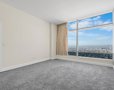 900 W Olympic Boulevard - Photo Thumbnail 13