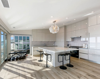 25216 Malibu Road - Photo Thumbnail 4