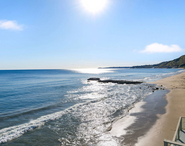 25216 Malibu Road - Photo Thumbnail 10