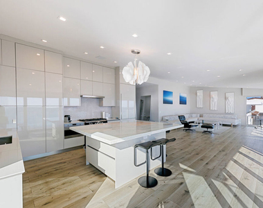 25216 Malibu Road - Photo Thumbnail 5
