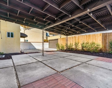 1838 S Victoria Avenue - Photo Thumbnail 40