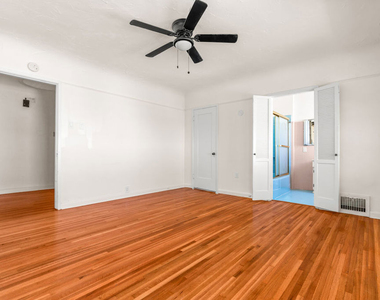 1838 S Victoria Avenue - Photo Thumbnail 34