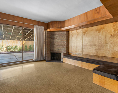 1838 S Victoria Avenue - Photo Thumbnail 10