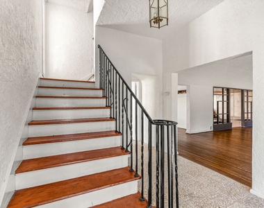1838 S Victoria Avenue - Photo Thumbnail 25