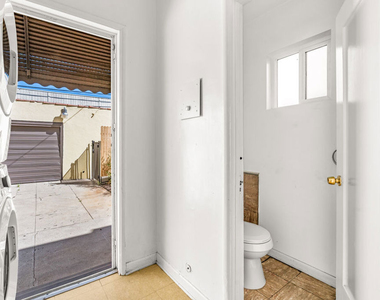 1838 S Victoria Avenue - Photo Thumbnail 21