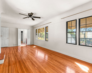 1838 S Victoria Avenue - Photo Thumbnail 29