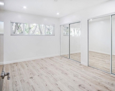 722 Lincoln Boulevard - Photo Thumbnail 5