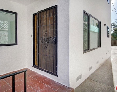 722 Lincoln Boulevard - Photo Thumbnail 12