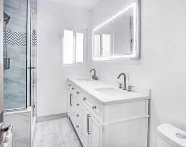 722 Lincoln Boulevard - Photo Thumbnail 6