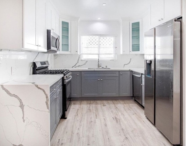 722 Lincoln Boulevard - Photo Thumbnail 7