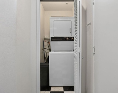 3561 Clarington Avenue - Photo Thumbnail 28